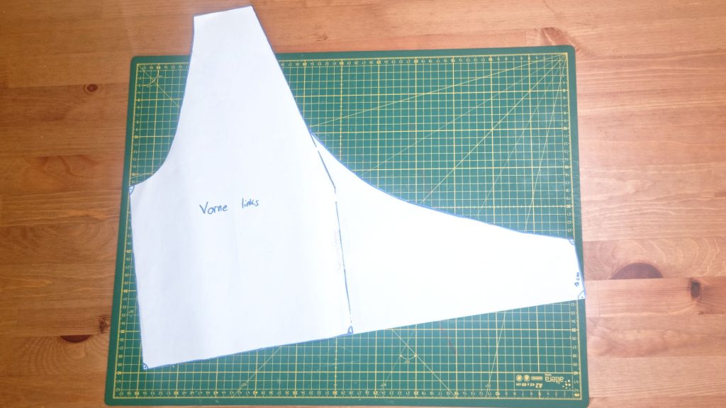 Ausgeschnittenes Vorderteil WIckelshirt