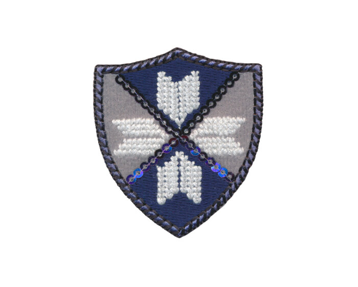 Applikation CROSS EMBLEM, Wappen mit Pailletten, dunkelblau-weiß-grau