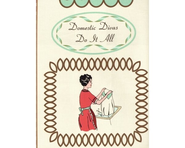 60-cm-Rapport Patchworkserie Domestic Diva mit Hausfrauen und Schürzen, cremé-pastellrot