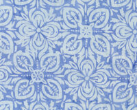 Batik-Patchworkstoff LATITUDE BATIKS, Vierblatt-Blüten, helles taubenblau-helles hellblau, Moda Fabrics