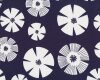 Patchworkstoff "Pure" mit Stempelblüten, dunkelblau-gebrochenes weiß