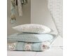 Englischer Dekostoff Clarke & Clarke "Vintage Classics Retro Floral" mit Comic-Blumen, stumpfes dunkelrot-hellblau
