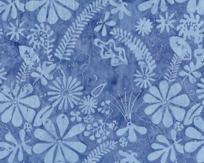 Batik-Patchworkstoff LATITUDE BATIKS, Blüten und Farne, taubenblau-helles hellblau, Moda Fabrics