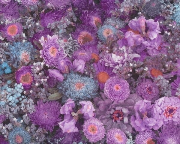 Feste bedruckte Baumwolle aus Italien "Flowers" mit bunter Blumenmischung, lila-hellblau