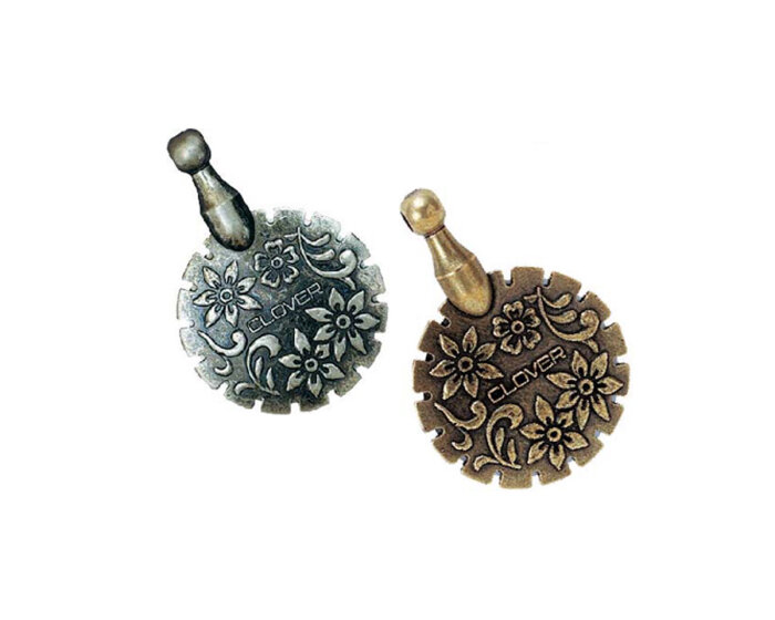Fadenschneider als ANHÄNGER, Clover antik-gold