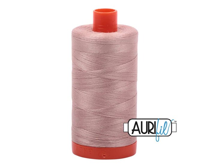 Quiltgarn AURIFIL 50wt aus Baumwolle, 1300 m 2375