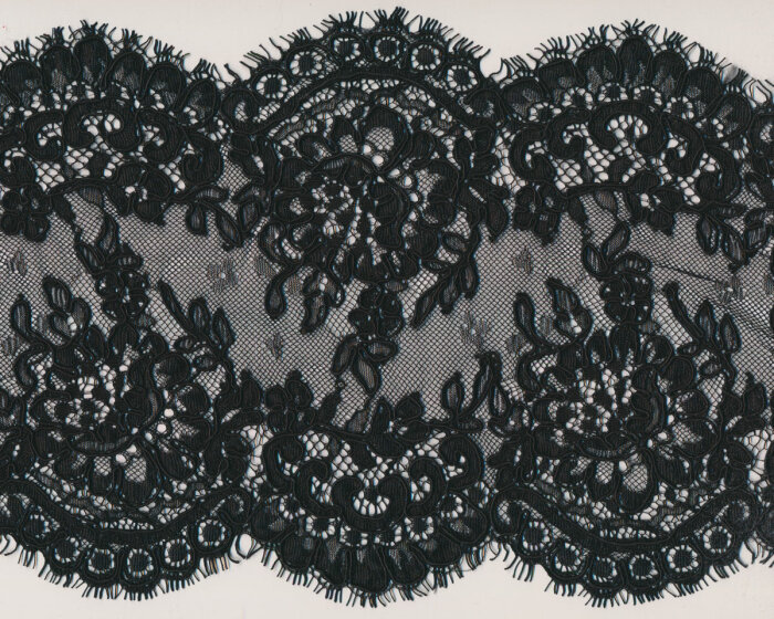 Spitzenband AMORE, beidseitige Bogenkante, 25 cm, schwarz, 39,99 €