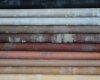 25 cm Reststück Patchworkstoff GRUNGE, uni streifig-meliert, mittleres pastellgelb, Moda Fabrics