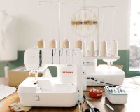BERNINA Overlock L 660 mit Lufteinfädler